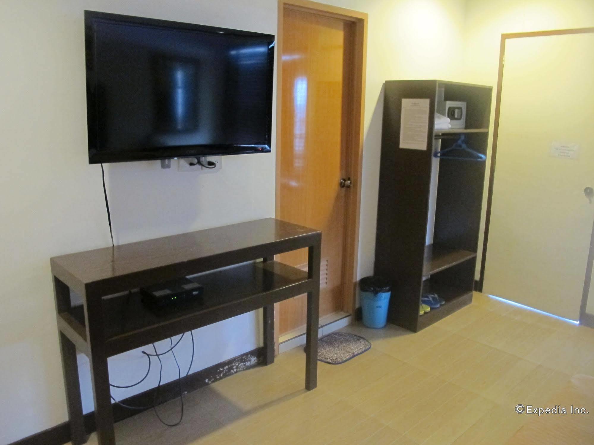 Bluefins Resort Lapu-Lapu City Exterior photo