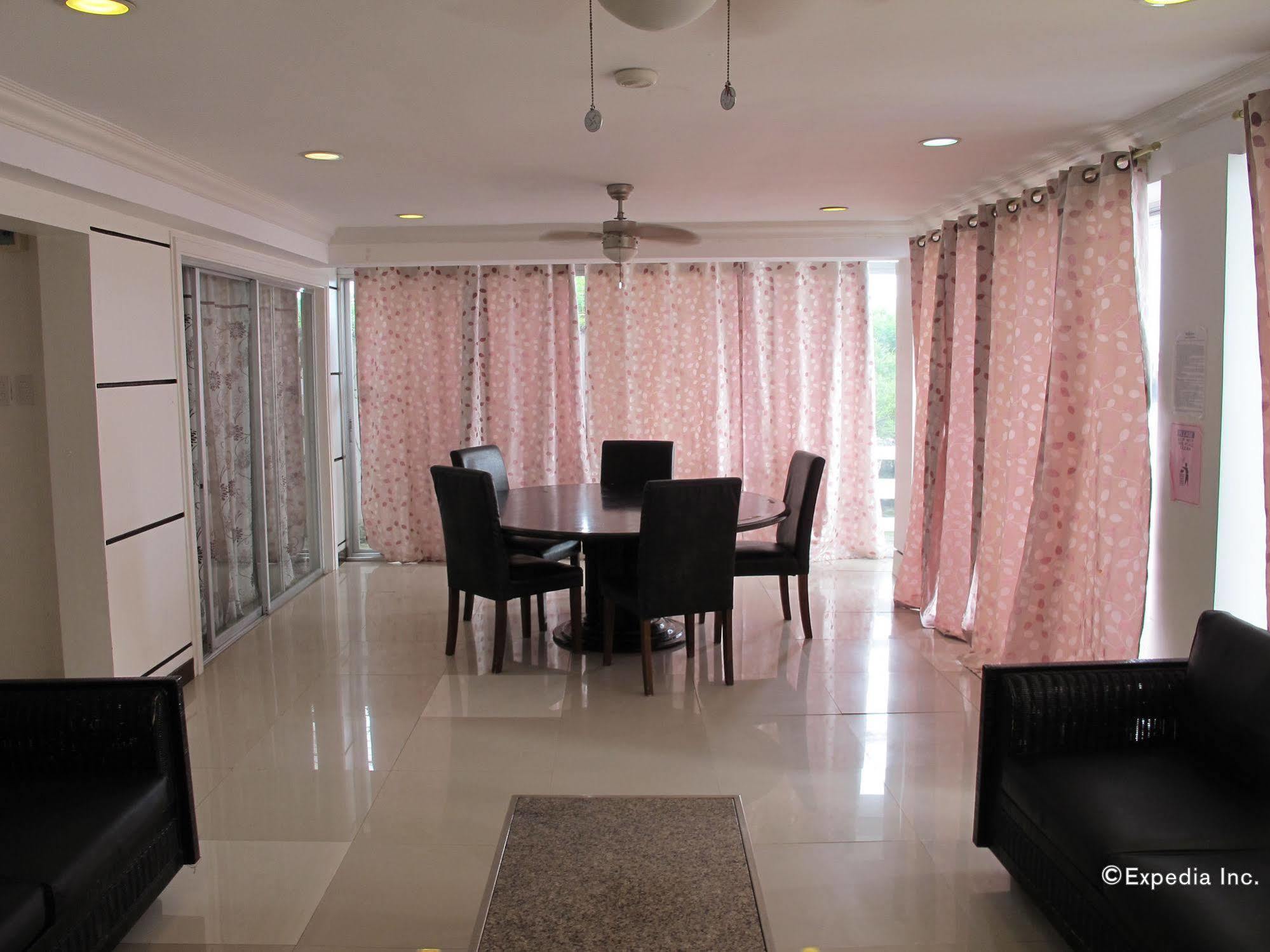 Bluefins Resort Lapu-Lapu City Exterior photo
