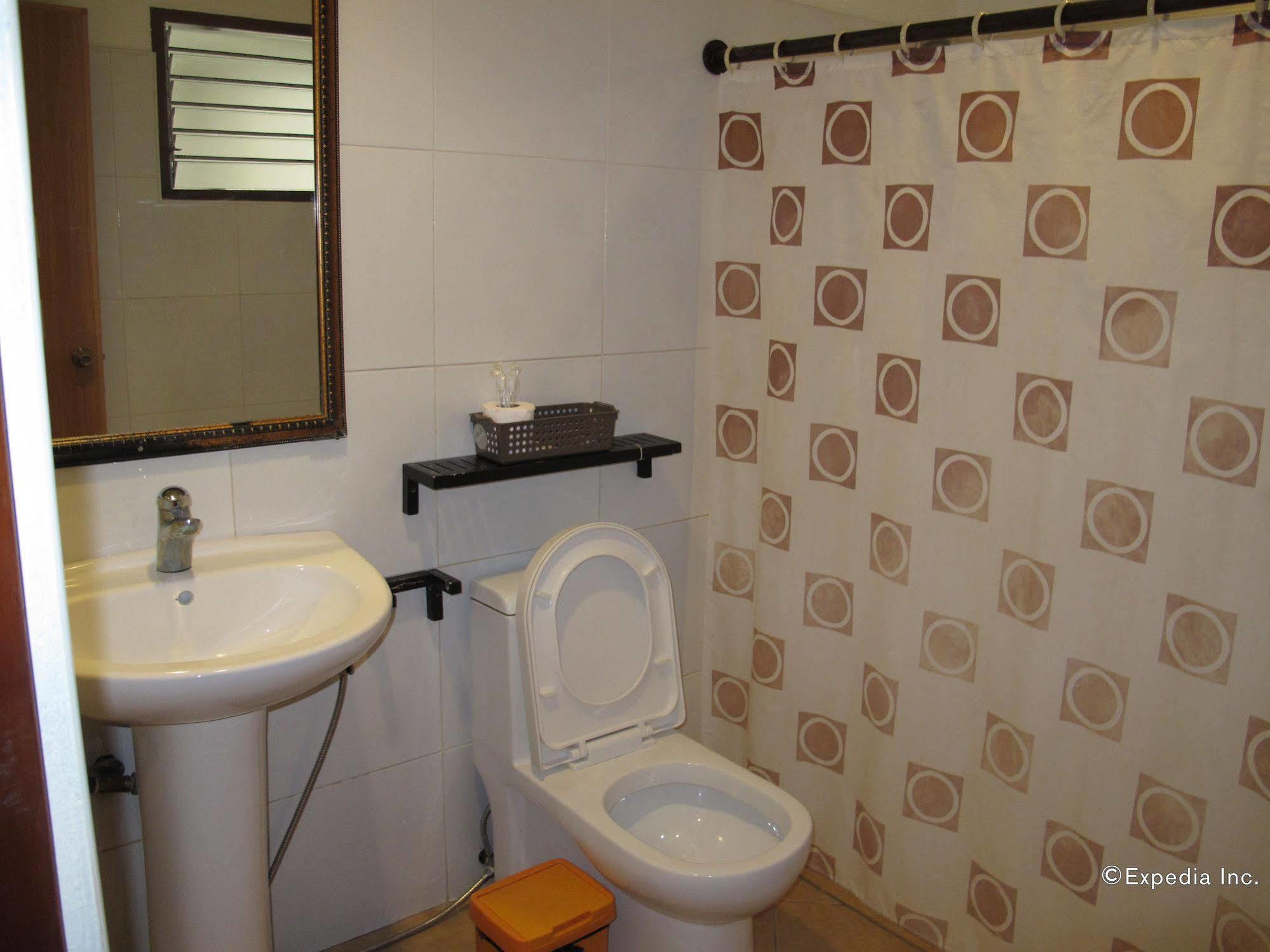 Bluefins Resort Lapu-Lapu City Exterior photo