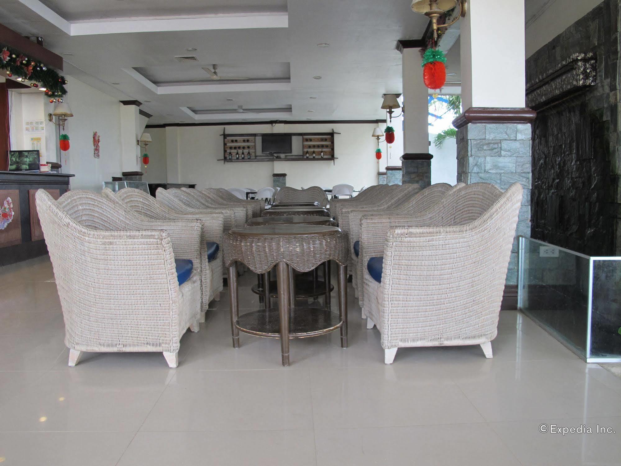 Bluefins Resort Lapu-Lapu City Exterior photo