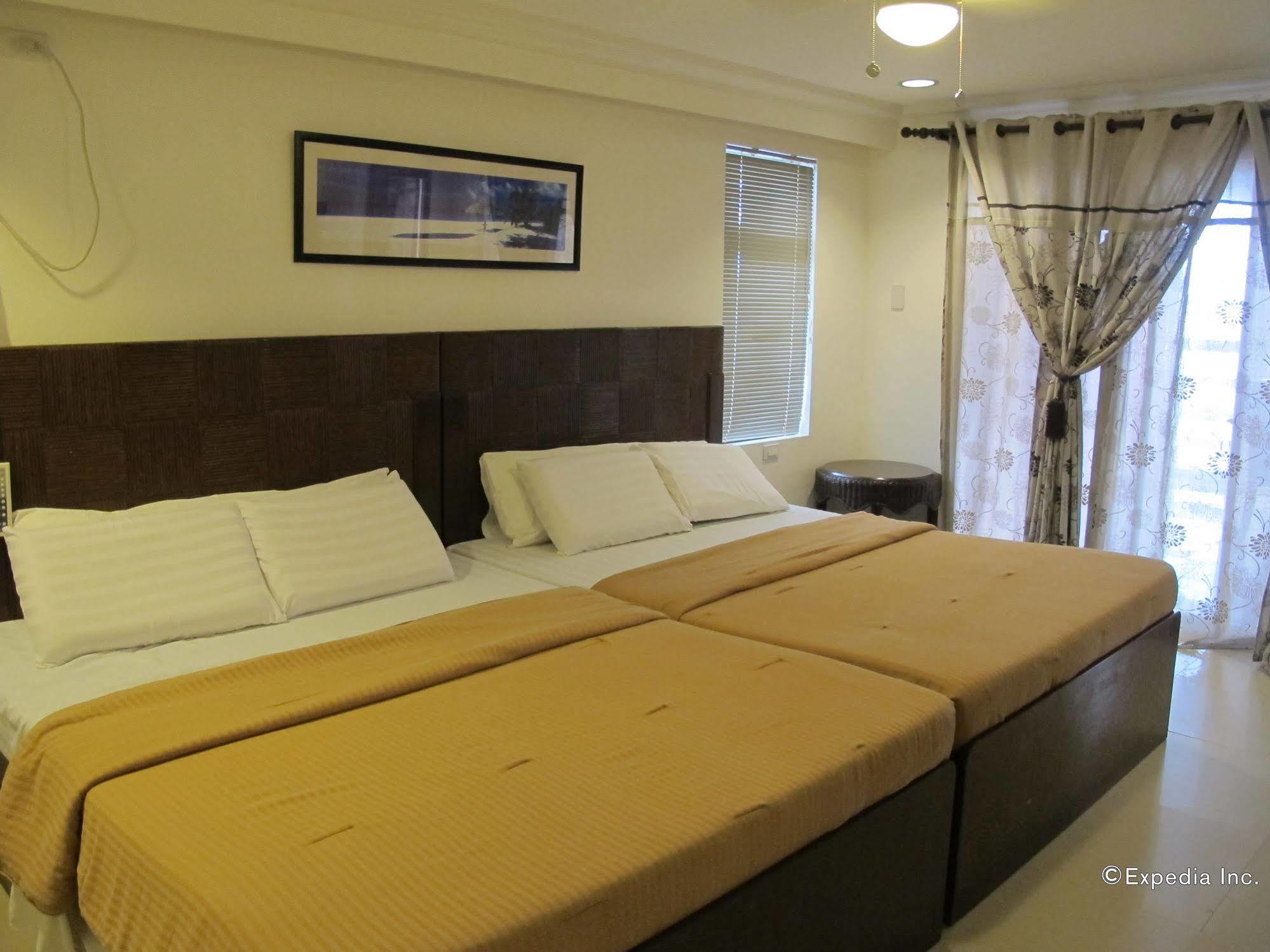 Bluefins Resort Lapu-Lapu City Exterior photo