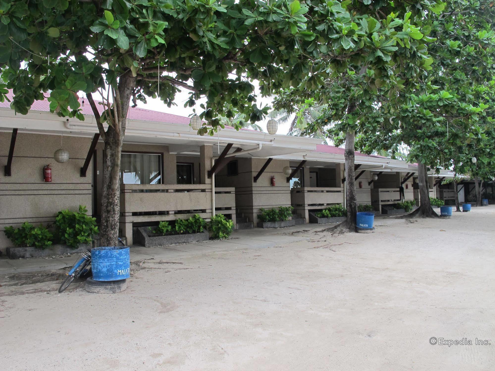 Bluefins Resort Lapu-Lapu City Exterior photo