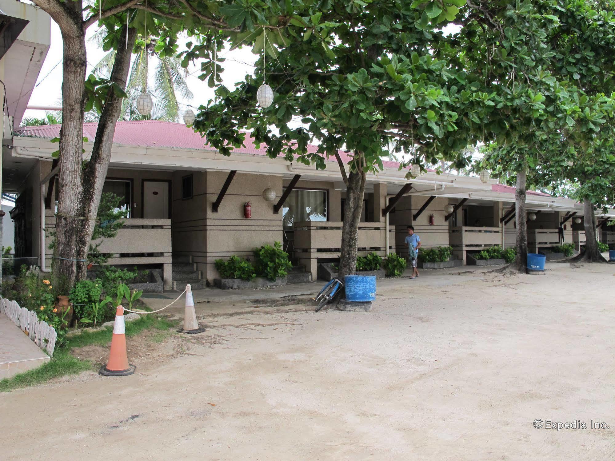 Bluefins Resort Lapu-Lapu City Exterior photo