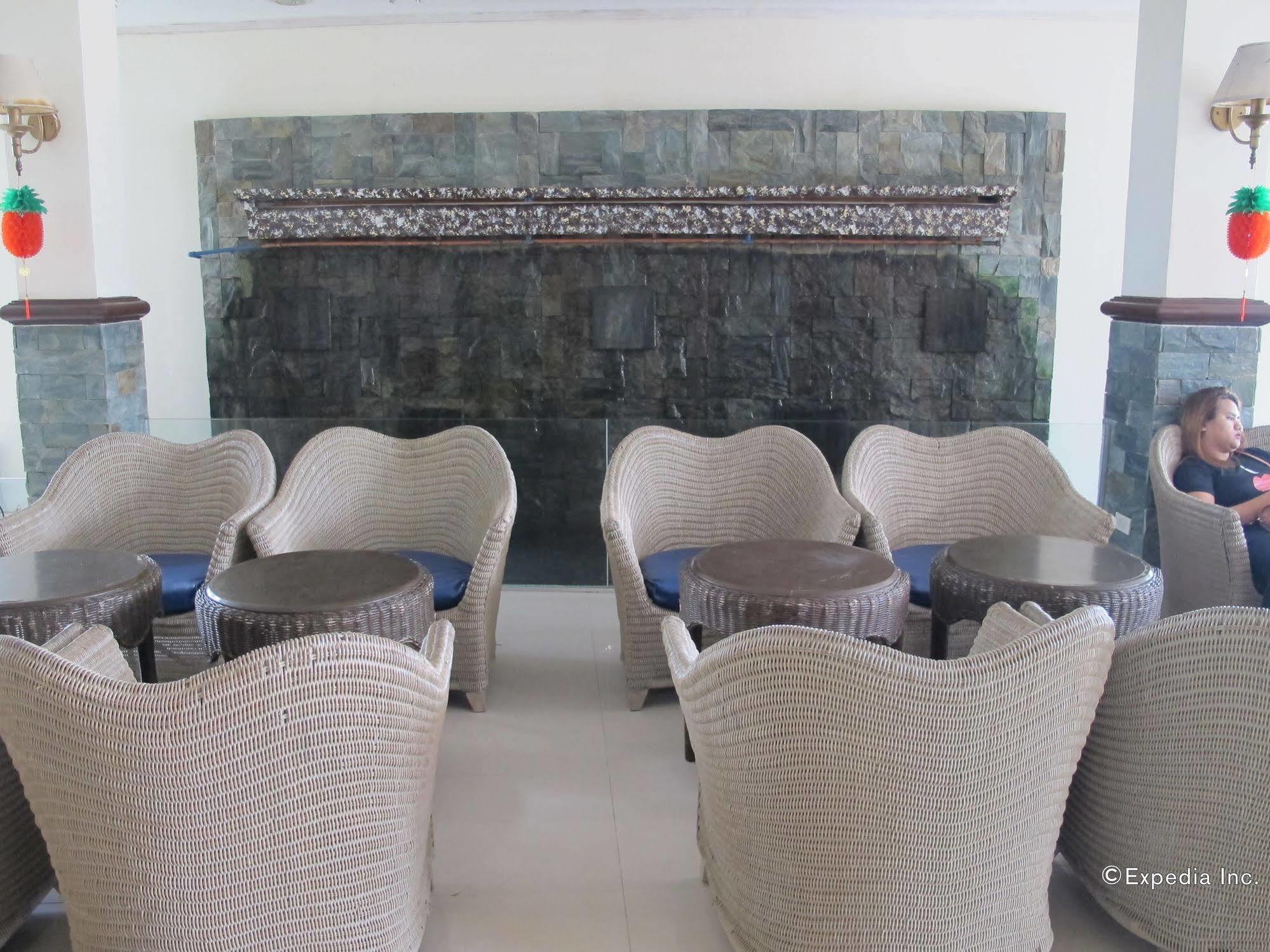 Bluefins Resort Lapu-Lapu City Exterior photo