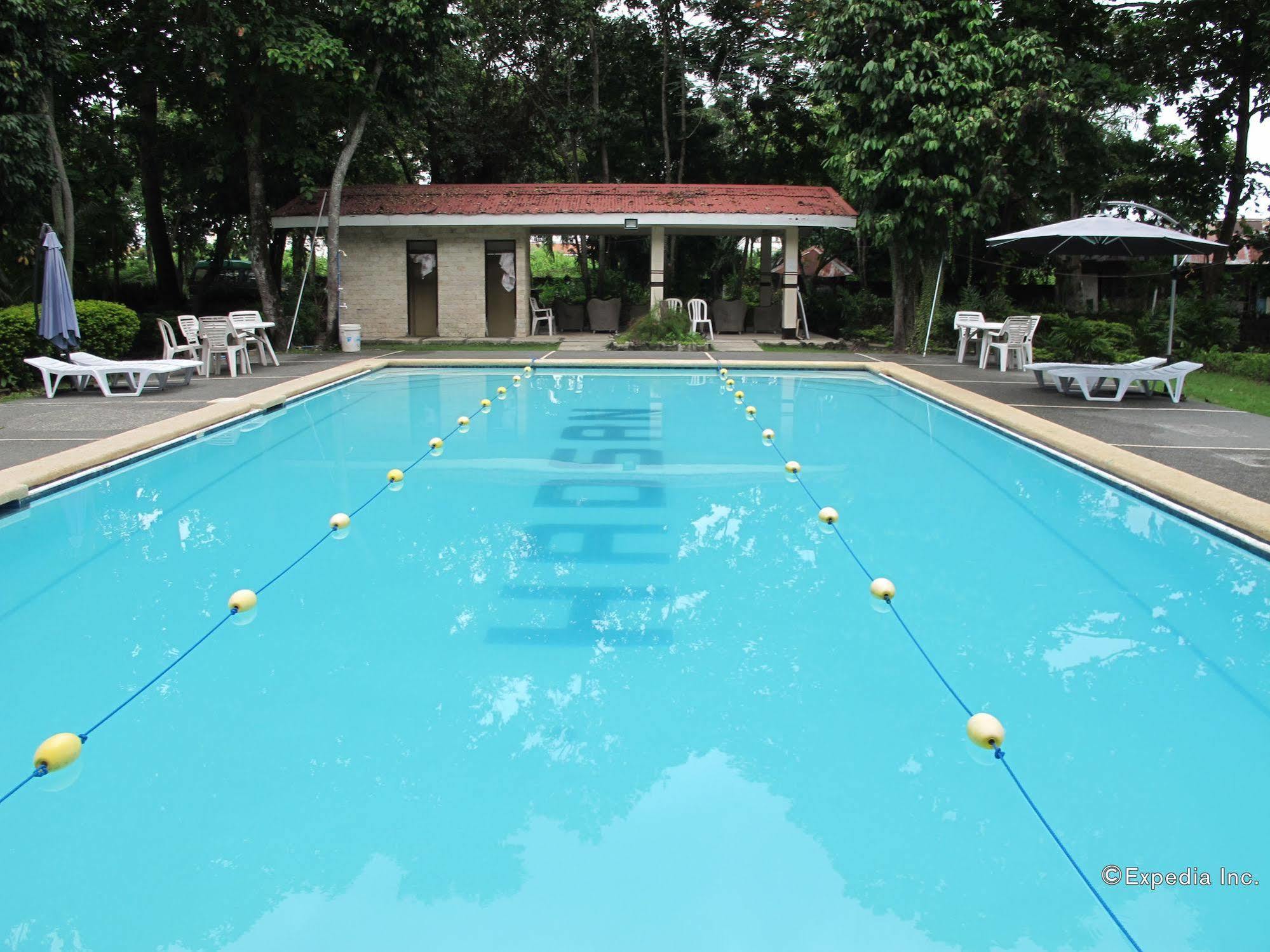 Bluefins Resort Lapu-Lapu City Exterior photo