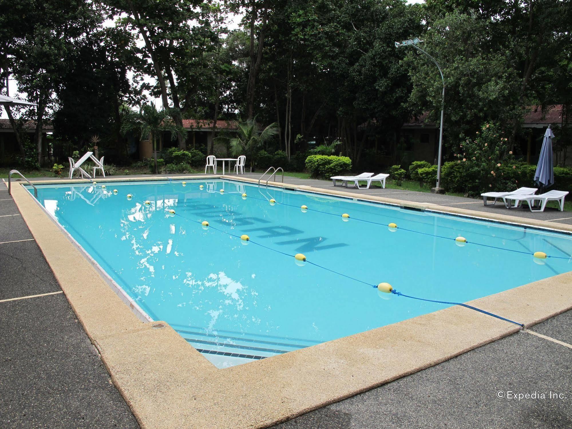 Bluefins Resort Lapu-Lapu City Exterior photo